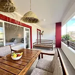 Marina Charming With Pool By Homing Appartement
