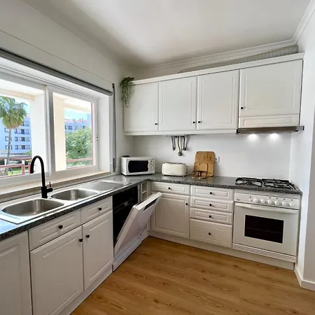 Marina Charming With Pool By Homing 빌라모라