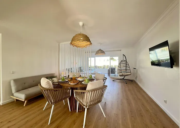 Marina Charming With Pool By Homing Apartment