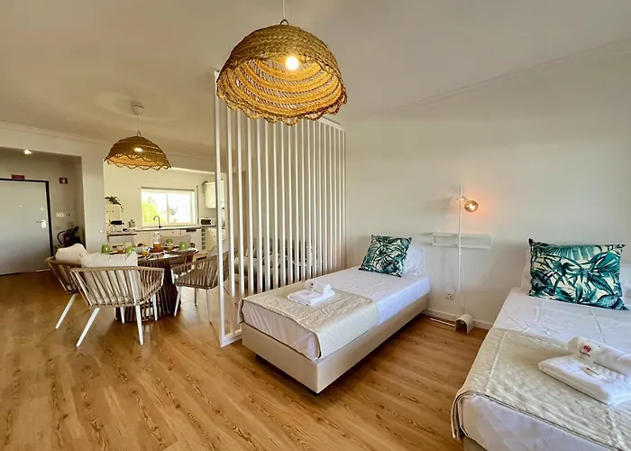 Marina Charming With Pool By Homing Apartment