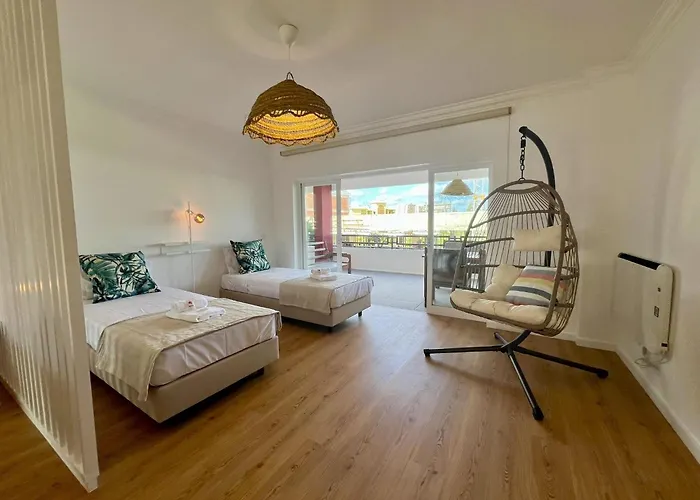 Marina Charming With Pool By Homing Apartment *