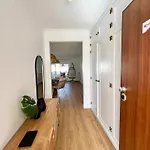 Marina Charming With Pool By Homing *