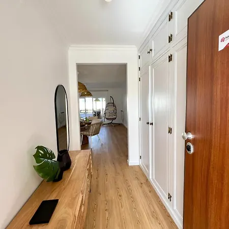 Marina Charming With Pool By Homing *