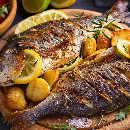 Marina Charming With Pool By Homing Daire *