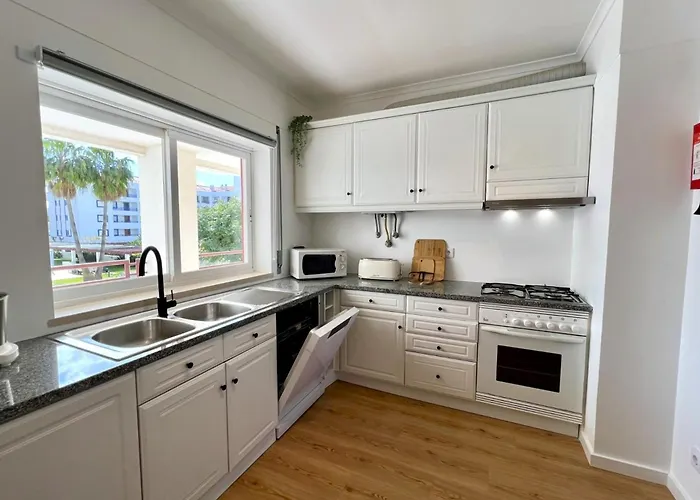 Marina Charming With Pool By Homing Виламура