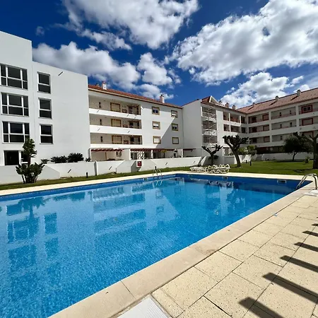Marina Charming With Pool By Homing Daire *